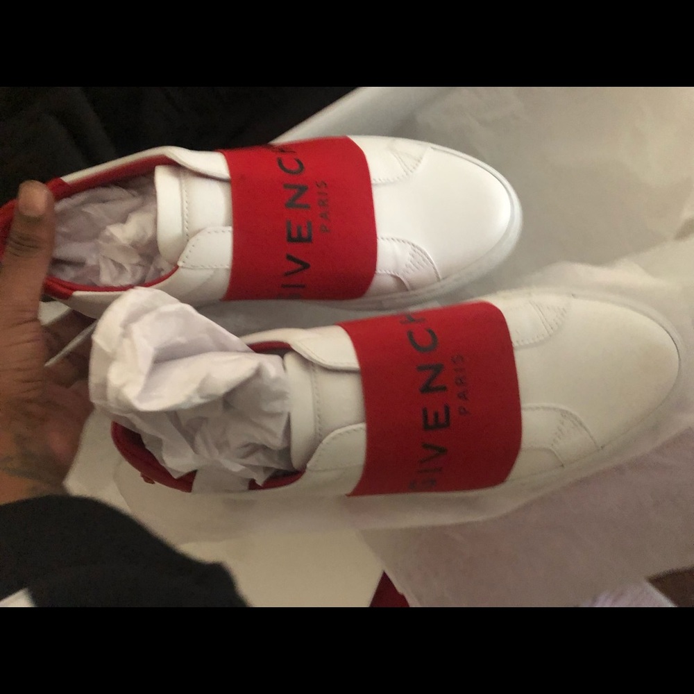 Women’s Givenchy Sneakers sz 37
